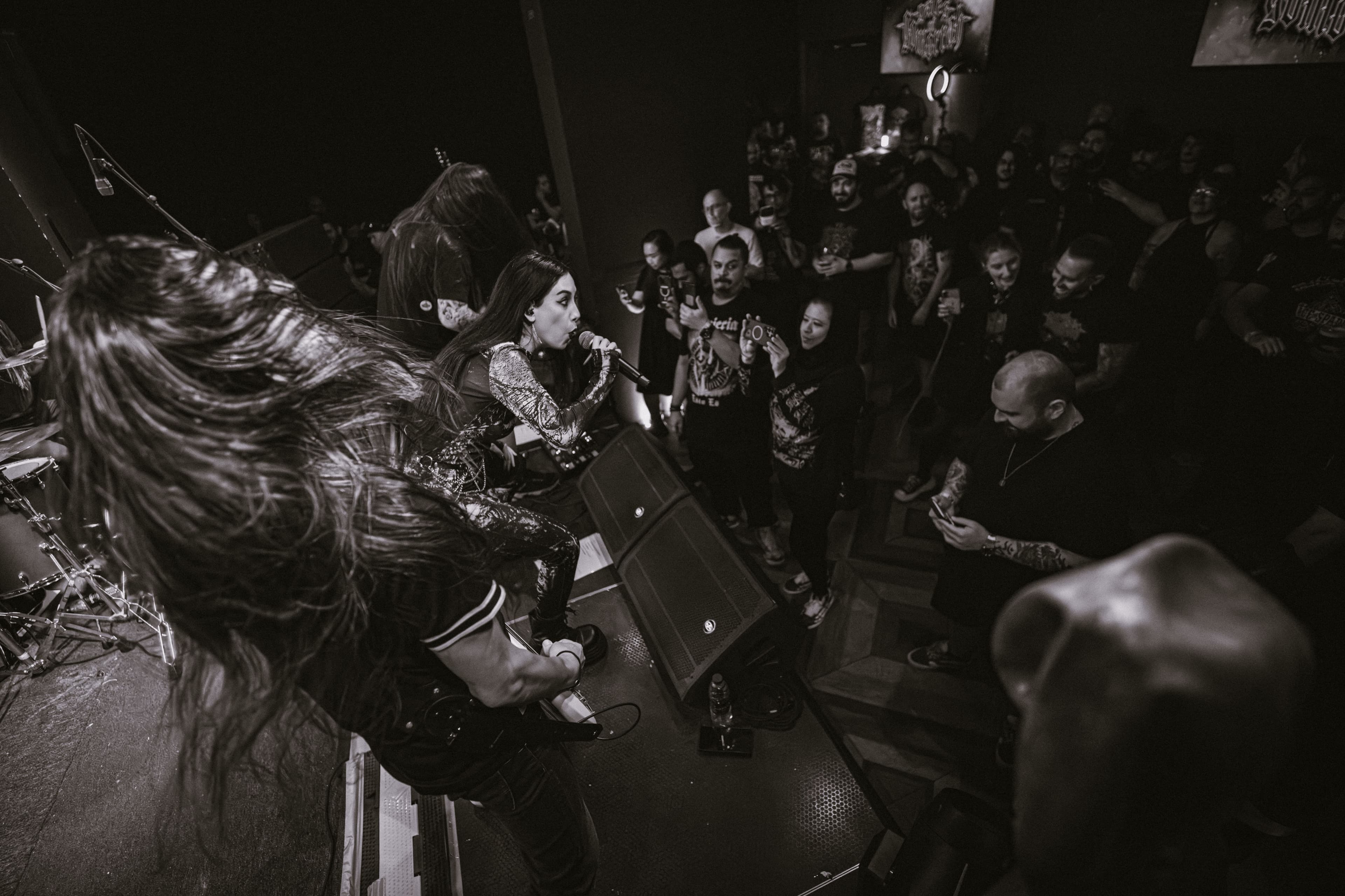Oak Live Bar slide 4
